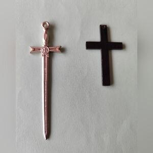 3/$20💗Pendant Set of 2